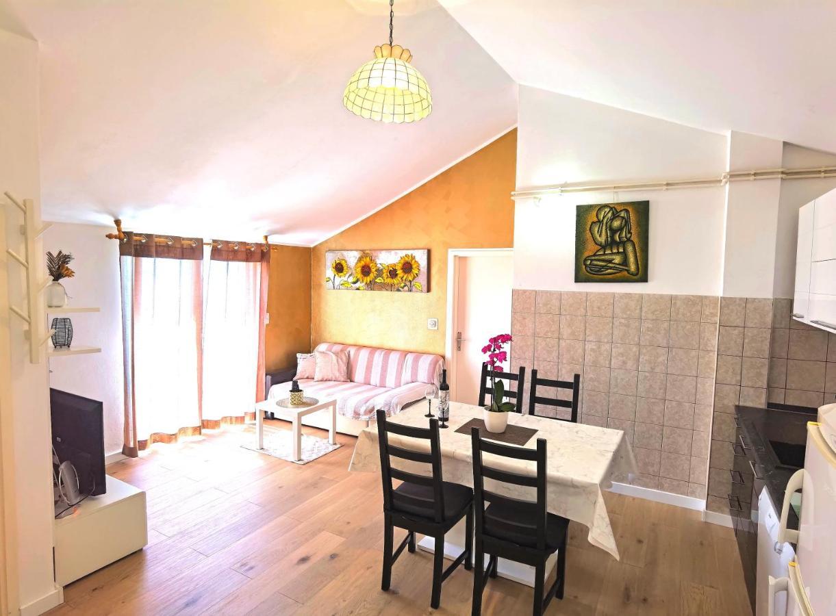 Apartments & Rooms Milena Vodice Esterno foto